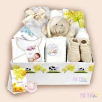 Canastilla bebe bombón en color beige en pañalera decorada de BebéChupete