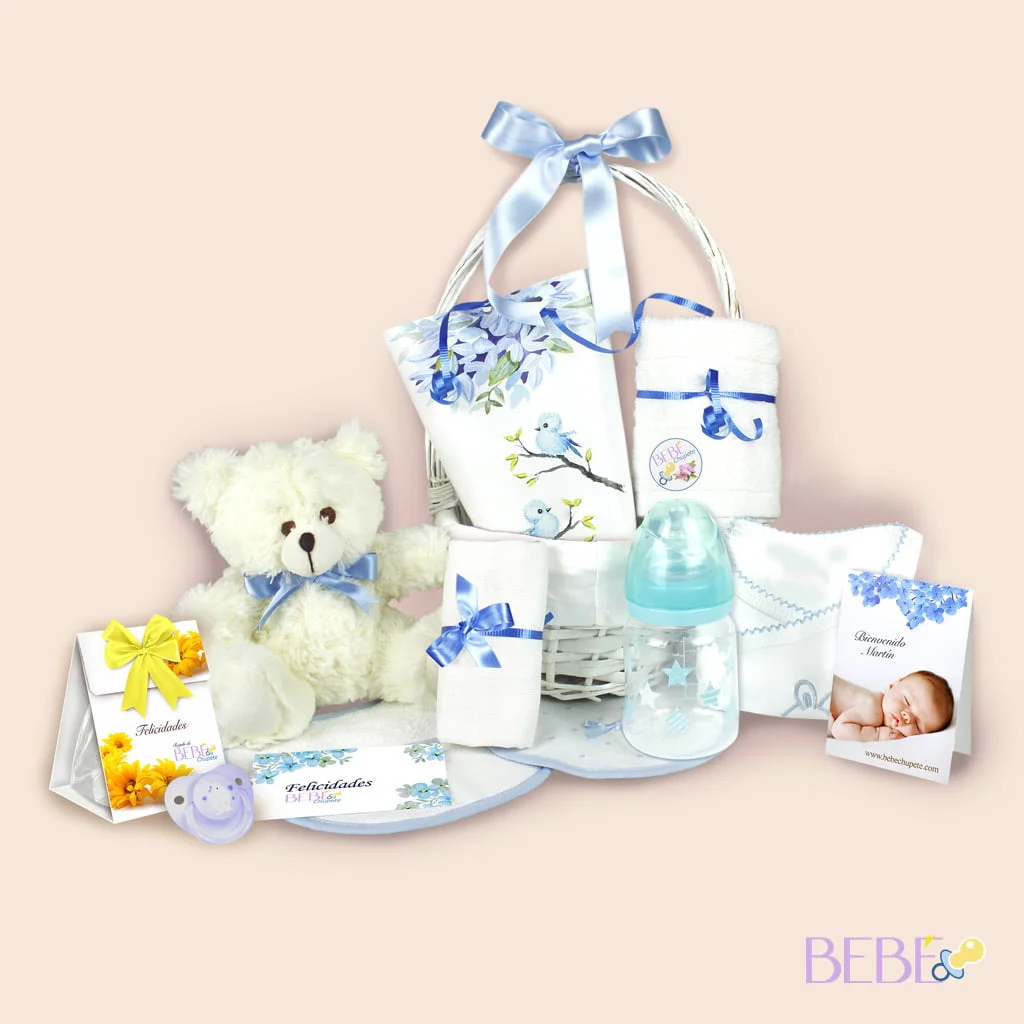 Contenido de la Canastilla Regalo Bebe Dulce en color azul con productos de BebeChupete.