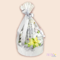 Tarta de pañales gris para regalo de bebe decorada