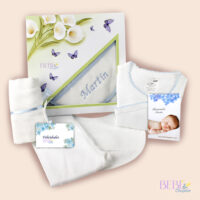Regalo para bebe recien nacido con babero personalizado en color azul