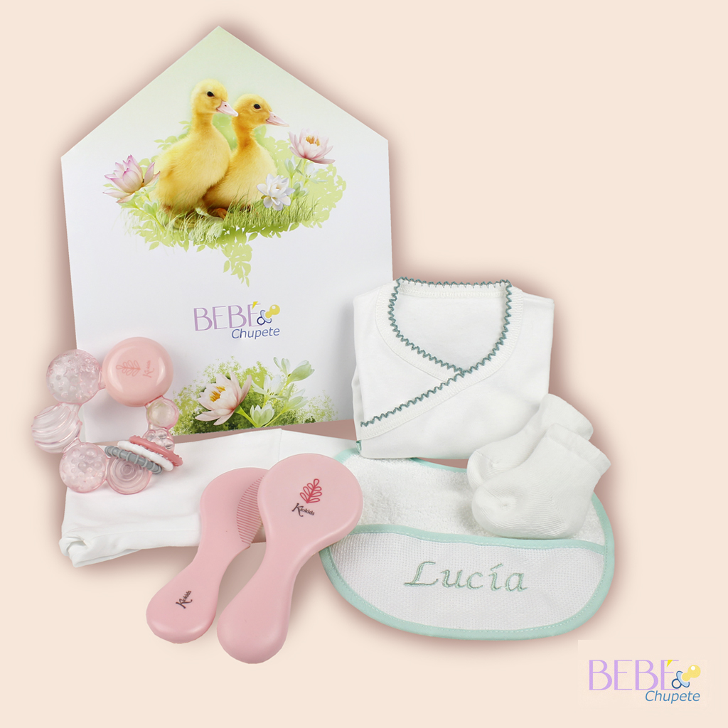 Pack de regalo para recien nacido en forma de casita en color verde y rosa