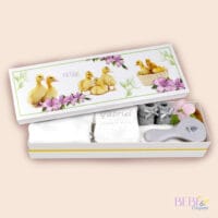 Regalo de bebe recien nacido en color gris y caja decorada