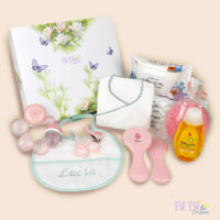 Cesta de bebe baño como regalo de nacimiento en color verde